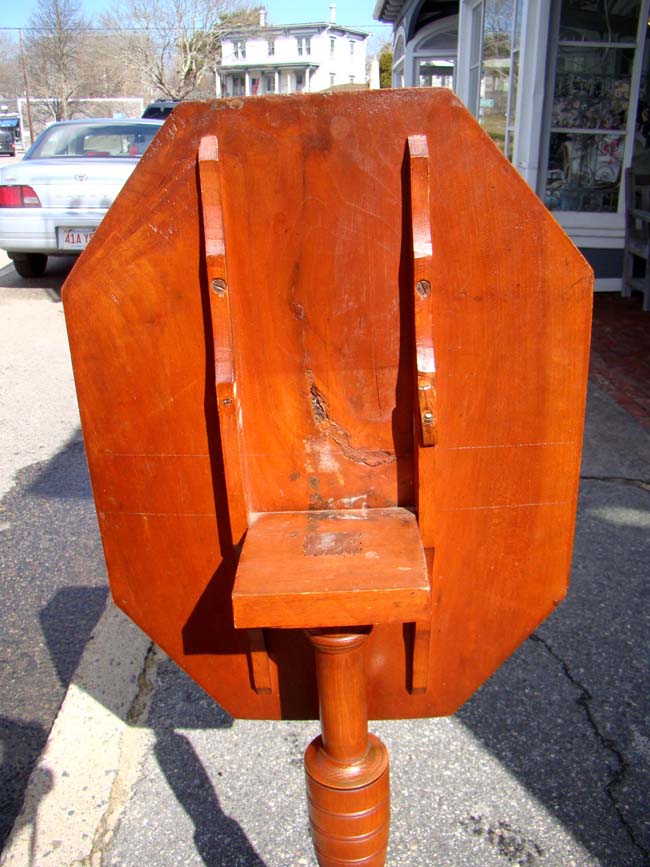 A New England Federal period Cherry Tilt-Top Candlestand from Portsmouth, N.H., circa 1810 — image 5